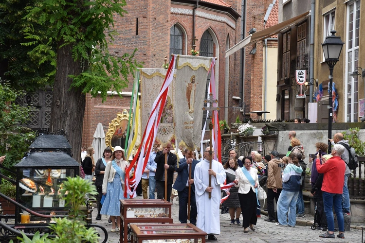 Procesja z wizerunkiem bł. Doroty z Mątowów