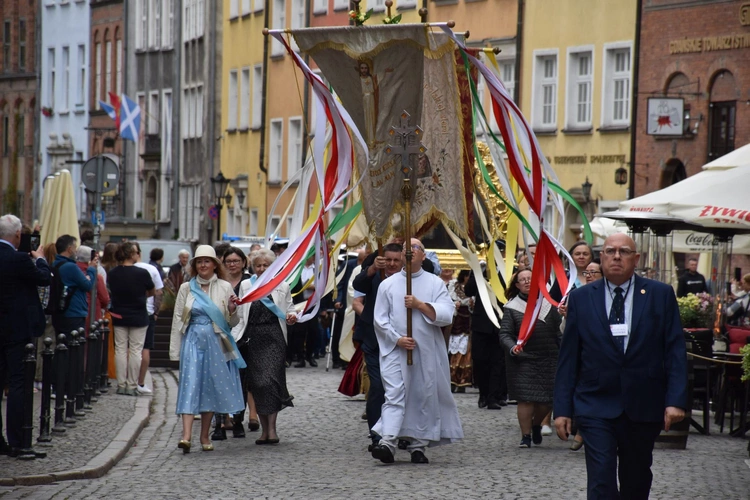 Procesja z wizerunkiem bł. Doroty z Mątowów