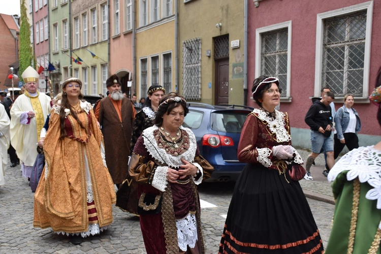 Procesja z wizerunkiem bł. Doroty z Mątowów
