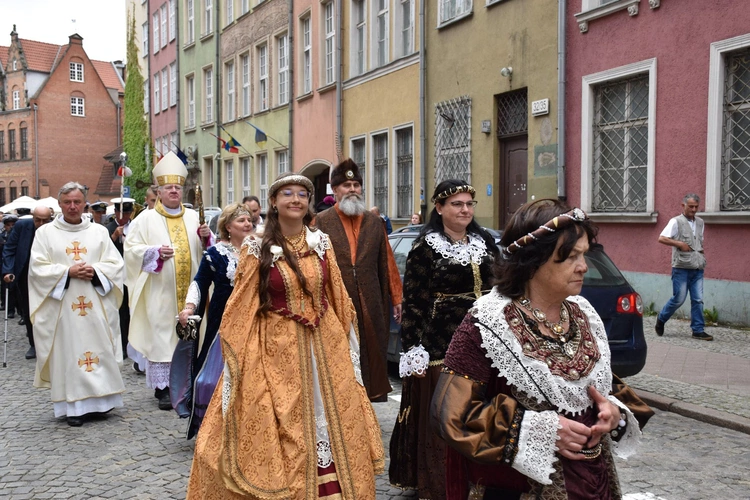 Procesja z wizerunkiem bł. Doroty z Mątowów