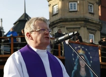 Polski ksiądz oskarżony o przestępstwa seksualne wobec nieletnich w Wielkiej Brytanii
