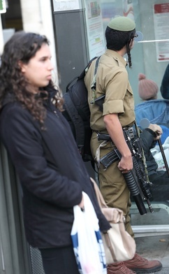 Izrael: Poborem do wojska należy objąć również ultraortodoksów