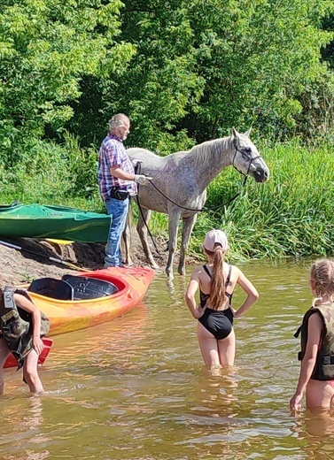 Rodzinny spływ kajakowy Nidą