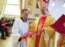 Jednym z uhonorowanych był Adam Początko, który razem z nieżyjącymi już ojcem i bratem wznosił kościelne mury.