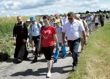 	Wspólnie na szlaku wśród pięknej przyrody.