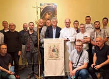 Spotkało się niemal 20 panów.
