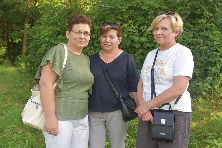 Wnuczki znają historię dziadka z opowieści babci.