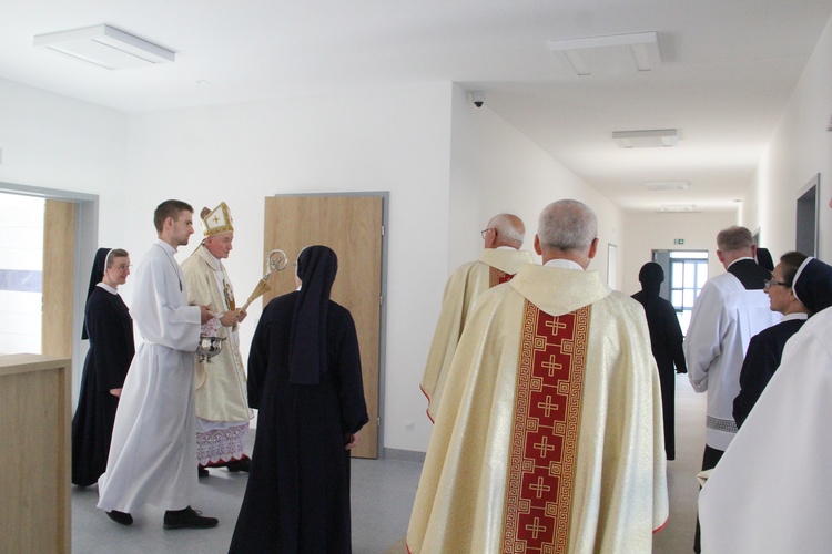 Żabno. Poświęcenie domu sióstr i seniorów