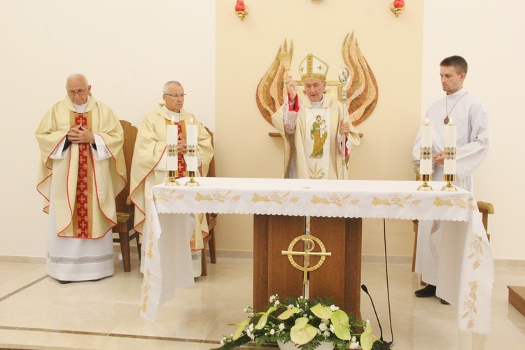 Żabno. Poświęcenie domu sióstr i seniorów