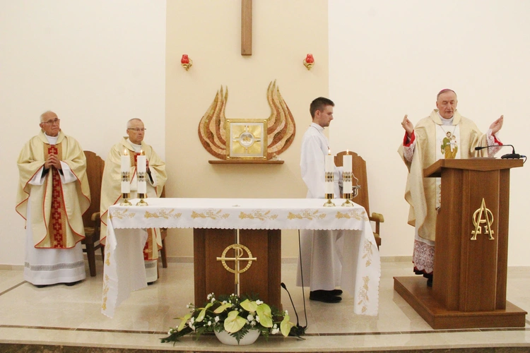 Żabno. Poświęcenie domu sióstr i seniorów