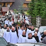 Drugi dzień uroczystości pogrzebowych ks. prał. Stanisława Szyszki 