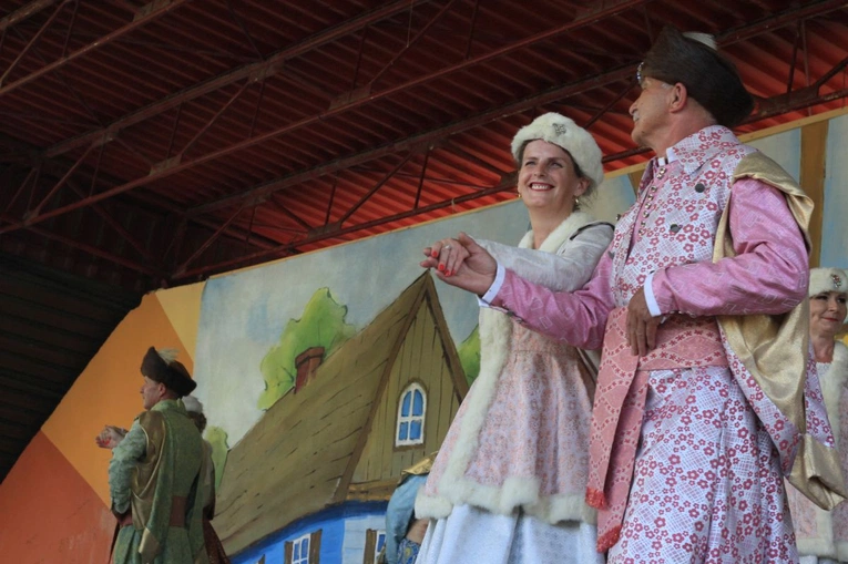 Miedzynarodowy Festiwal Zespołów Folklorystycznych w Kędzierzynie-Koźlu