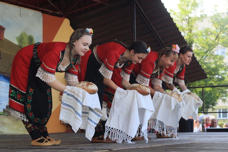 Miedzynarodowy Festiwal Zespołów Folklorystycznych w Kędzierzynie-Koźlu