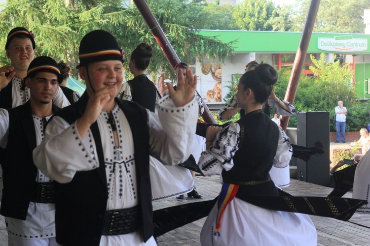 Miedzynarodowy Festiwal Zespołów Folklorystycznych w Kędzierzynie-Koźlu