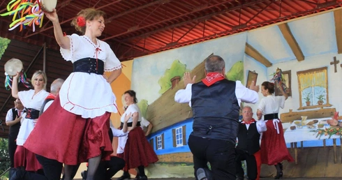 Międzynarodowa radość w mieście