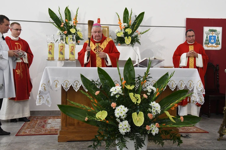 Poświęcenie kościoła Matki Bożej Pompejańskiej