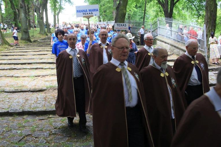 Pielgrzymka mężczyzn i młodzieńców na Górę Świętej Anny