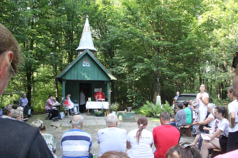 Biadoliny. Msza św. u Piotra i Pawła