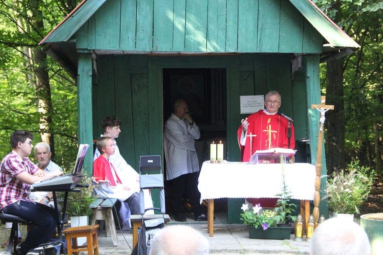 Biadoliny. Msza św. u Piotra i Pawła