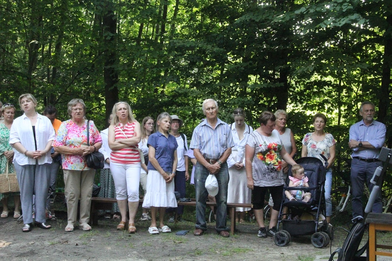 Biadoliny. Msza św. u Piotra i Pawła