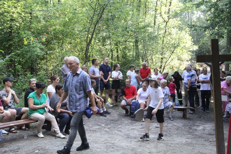 Biadoliny. Msza św. u Piotra i Pawła