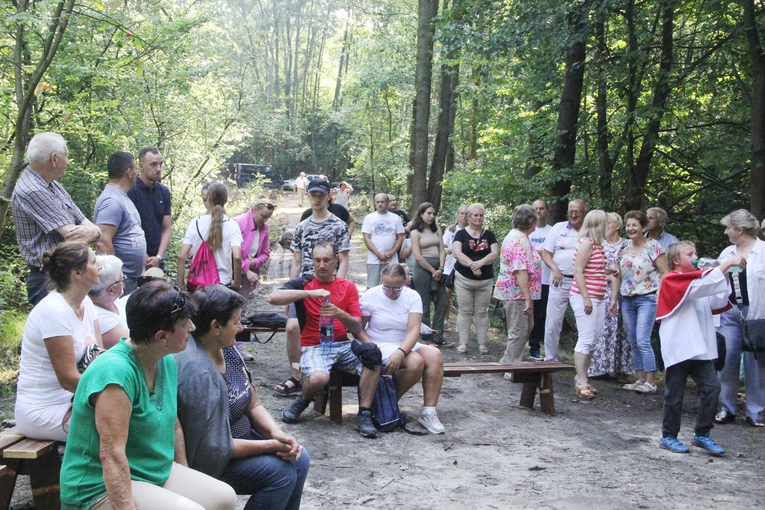 Biadoliny. Msza św. u Piotra i Pawła