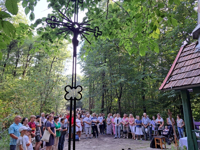 Biadoliny. Msza św. u Piotra i Pawła