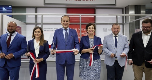 Kraków Airport z milionem pasażerów i możliwością wyrobienia paszportu