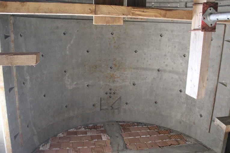 Ochotnica Dolna. Budujący się kościół