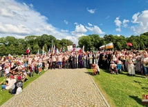 Do pątników dołączyć można poprzez wypełnienie formularza zgłoszeniowego na: www.kaszubskapielgrzymka.pl, www.gdynskapielgrzymka.pl i www.pielgrzymka.gda.pl. Chętni mogą również rozpocząć drogę na dowolnym etapie poprzez wypełnienie papierowej karty zgłoszenia.