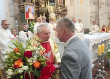 Gratulacje na zakończenie Eucharystii.