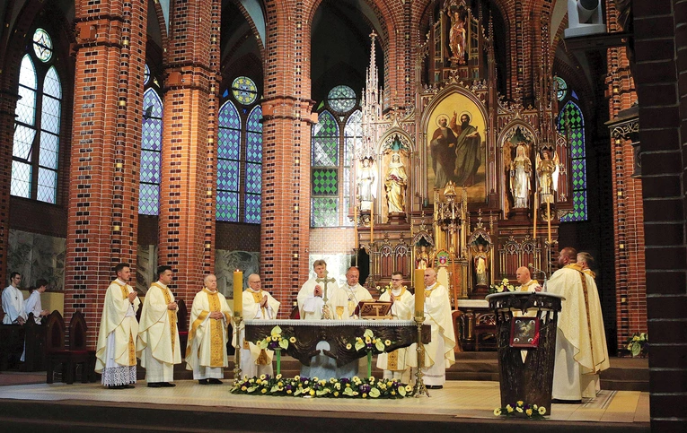Mszy św. w gliwickiej katedrze przewodniczył bp Sławomir Oder.