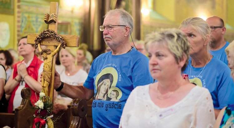 Uczestnicy szóstej pielgrzymki pieszej z Lubina do Gietrzwałdu wzięli udział w rocznicowych uroczystościach.