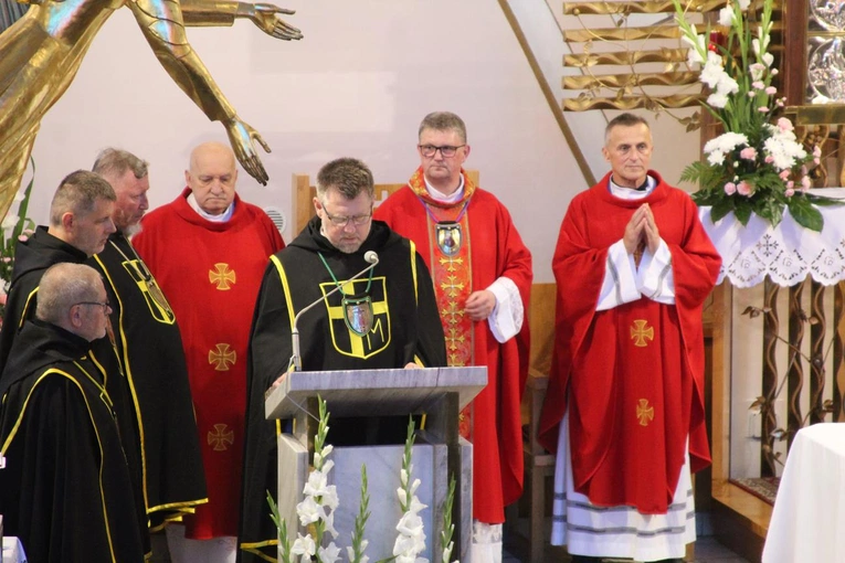 Pasierbiec. Erygowanie 200. chorągwi Zakonu Rycerzy św. Jana Pawła II