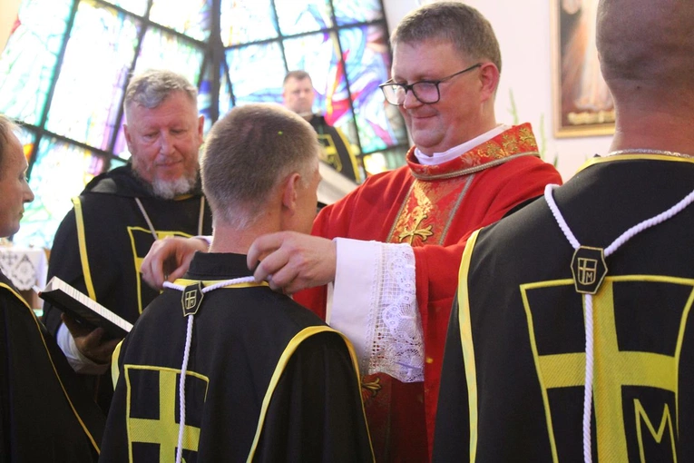 Pasierbiec. Erygowanie 200. chorągwi Zakonu Rycerzy św. Jana Pawła II