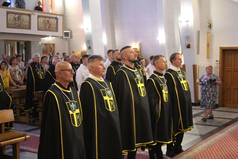 Pasierbiec. Erygowanie 200. chorągwi Zakonu Rycerzy św. Jana Pawła II