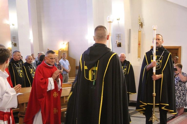 Pasierbiec. Erygowanie 200. chorągwi Zakonu Rycerzy św. Jana Pawła II