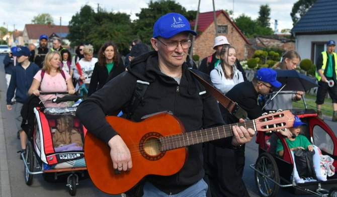 W drodze na Jasną Górę modlą się za ojczyznę, rolników i o nowe powołania