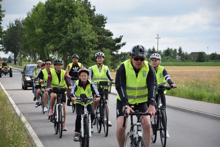 Rowerowa pielgrzymka ze Starej Błotnicy na Jasną Górę