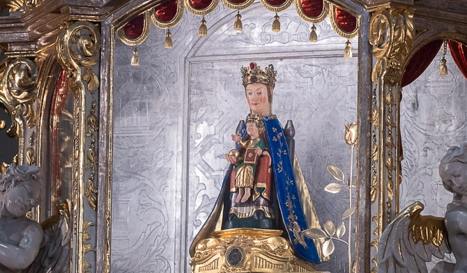 Pielgrzymka połączona była ze świętowanie 58. rocznicy koronacji cudownej figurki. 