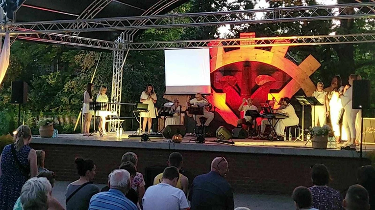 Skała zaprasza do Młynar