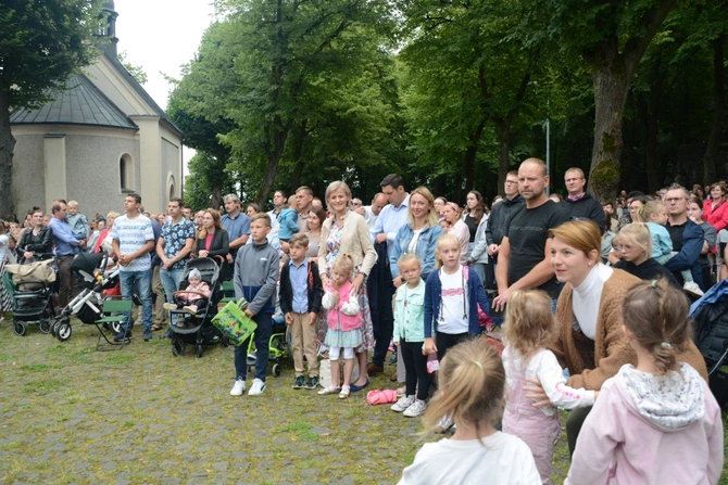 Pielgrzymka Dzieci do Babci Anny