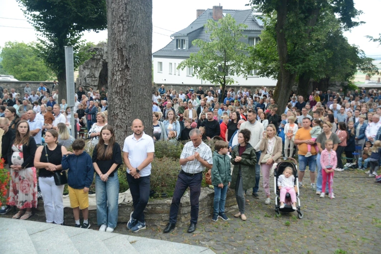 Pielgrzymka Dzieci do Babci Anny