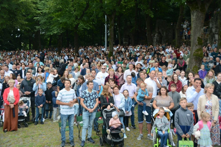 Pielgrzymka Dzieci do Babci Anny