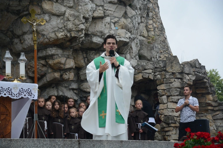 Pielgrzymka Dzieci do Babci Anny