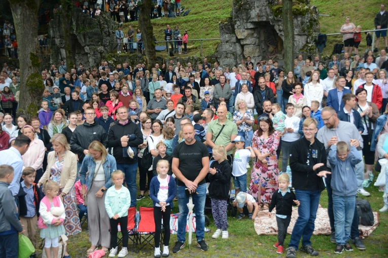 Pielgrzymka Dzieci do Babci Anny