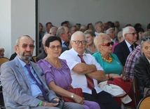 Przez ponad wiek szkołę w Gołotczyźnie opuściło kilkanaście tysięcy absolwentów.