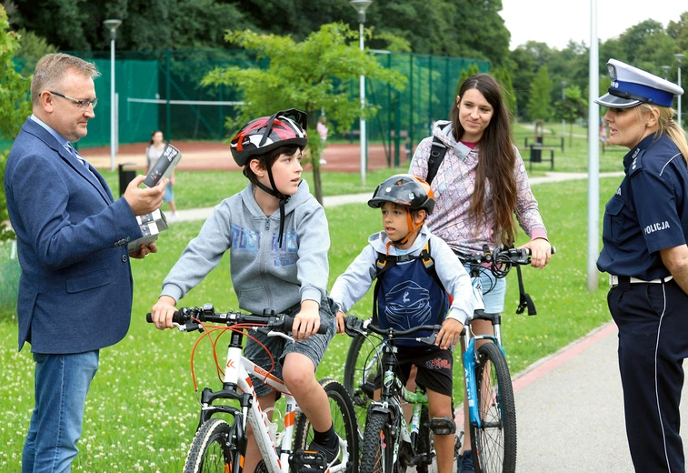 Rowerzyści chętnie wyposażyli swoje dwa kółka w nowe lampki.
