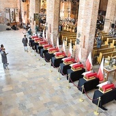 W listopadzie 2022 r. w świątyni na pogrzeb oczekiwały szczątki mjr. Henryka Sucharskiego i jego żołnierzy.