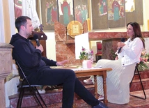 Natalia i Michał podpowiadają,  jak rozpocząć dialog  na temat „Czas dla nas”.